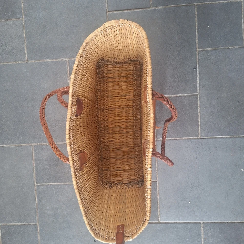 Woven Straw Tote Bag with Brown Leather Pocket - Picture 4 of 7